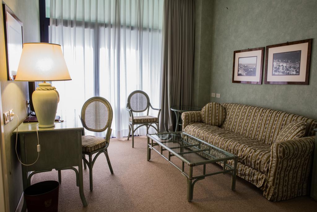 Grand Hotel Astoria Градо Екстер'єр фото