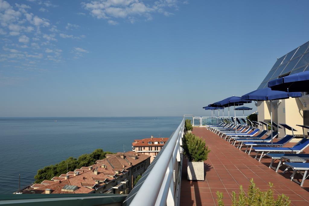 Grand Hotel Astoria Градо Екстер'єр фото