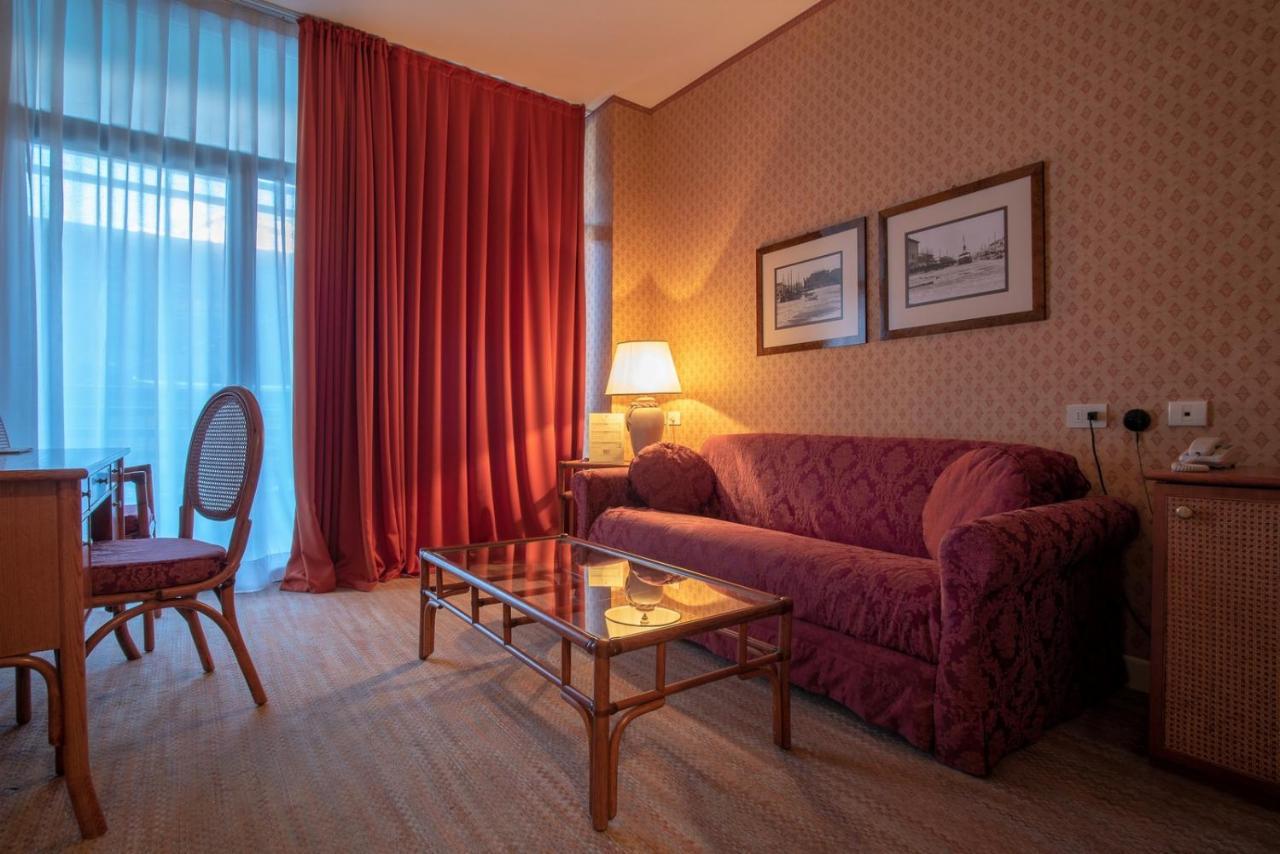 Grand Hotel Astoria Градо Екстер'єр фото